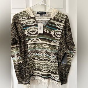 Women’s Almost Famous top